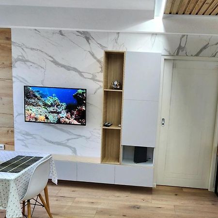 Avalona Apartment 1 Vlorë Екстериор снимка